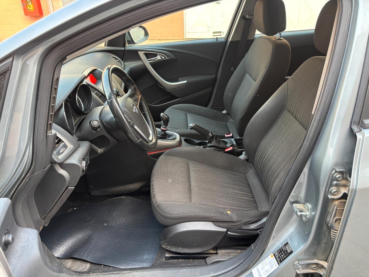 Opel Astra 1.6 115CV Sports Tourer Cosmo