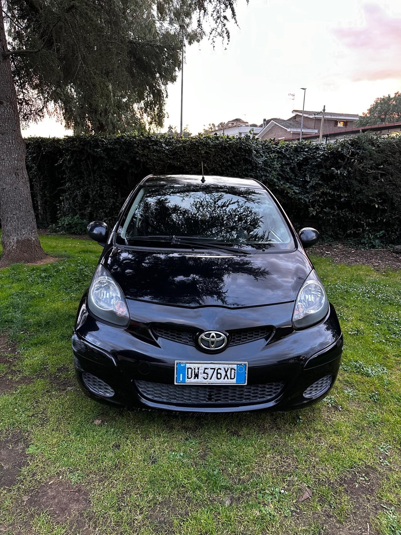 Toyota Aygo 1.0 12V VVT-i 5 porte Sol