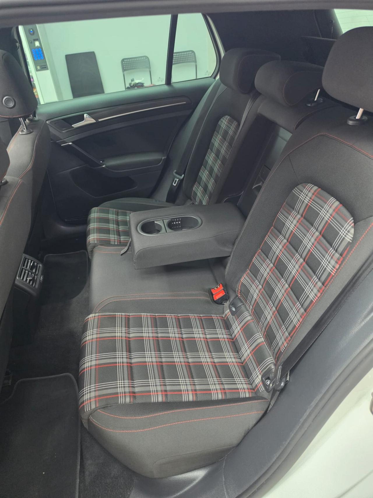 Volkswagen Golf GTI Performance 2.0 245 CV TSI DSG 5p. BMT