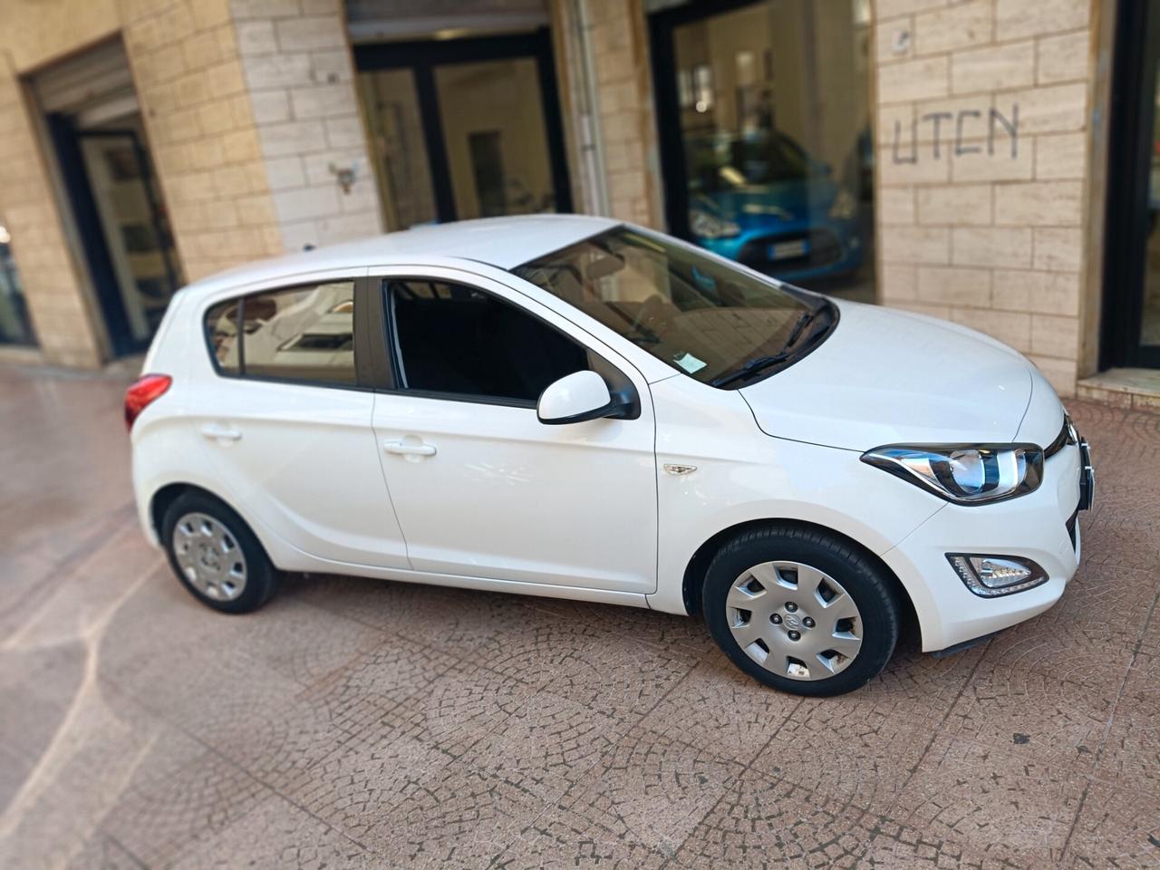 Hyundai i20 1.1 CRDi 5p.-NEOPATENTATI-Euro 7990