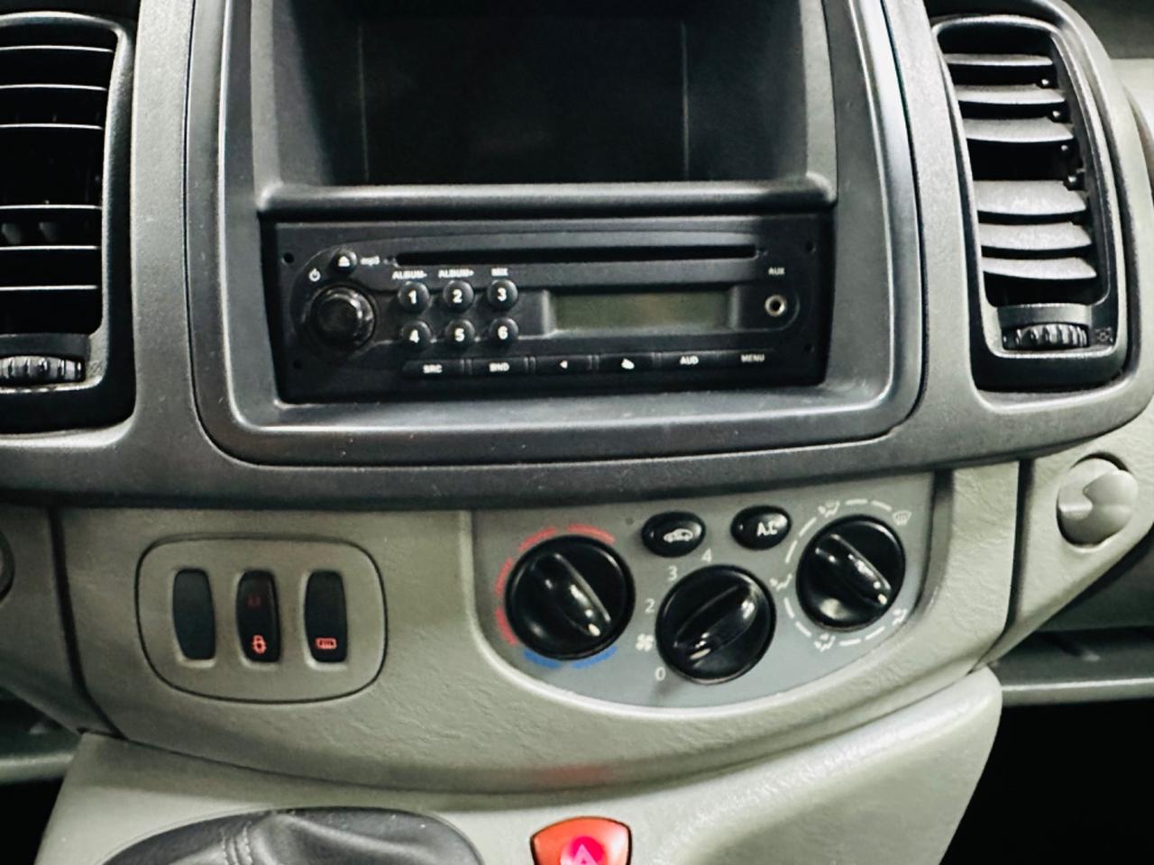Opel Vivaro 2.0 CDTI 120CV PC-TN Combi 9 posti 2011