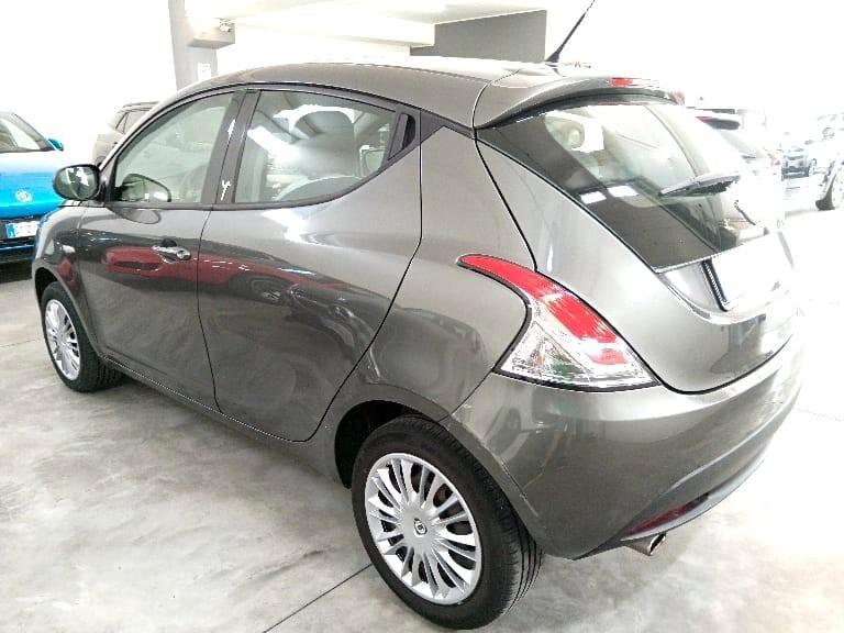 Lancia Ypsilon 1.3 MJT 16V 95 CV 5 porte S&S Silver