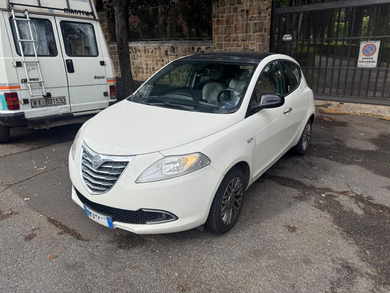 Lancia Ypsilon 0.9 TwinAir 85 CV 5 porte S&S DFN Platinum