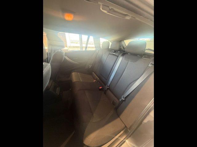 BMW 318 Serie 3 (F30/31) - d Touring Business Advantage