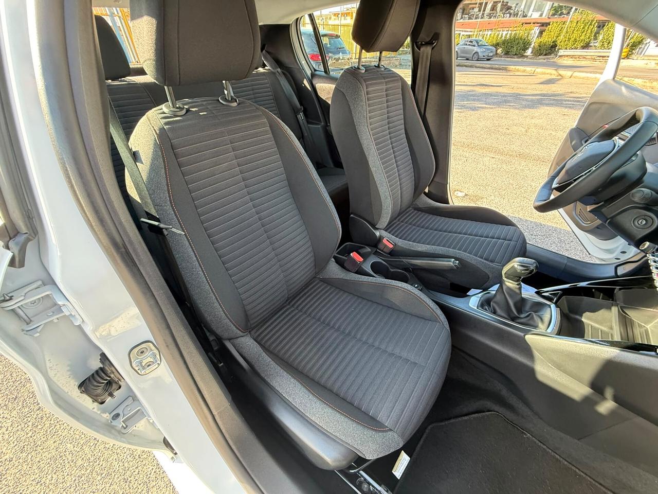 PEUGEOT 208 5PORTE 1.2BENZINA 75CV SOLO42.000KM