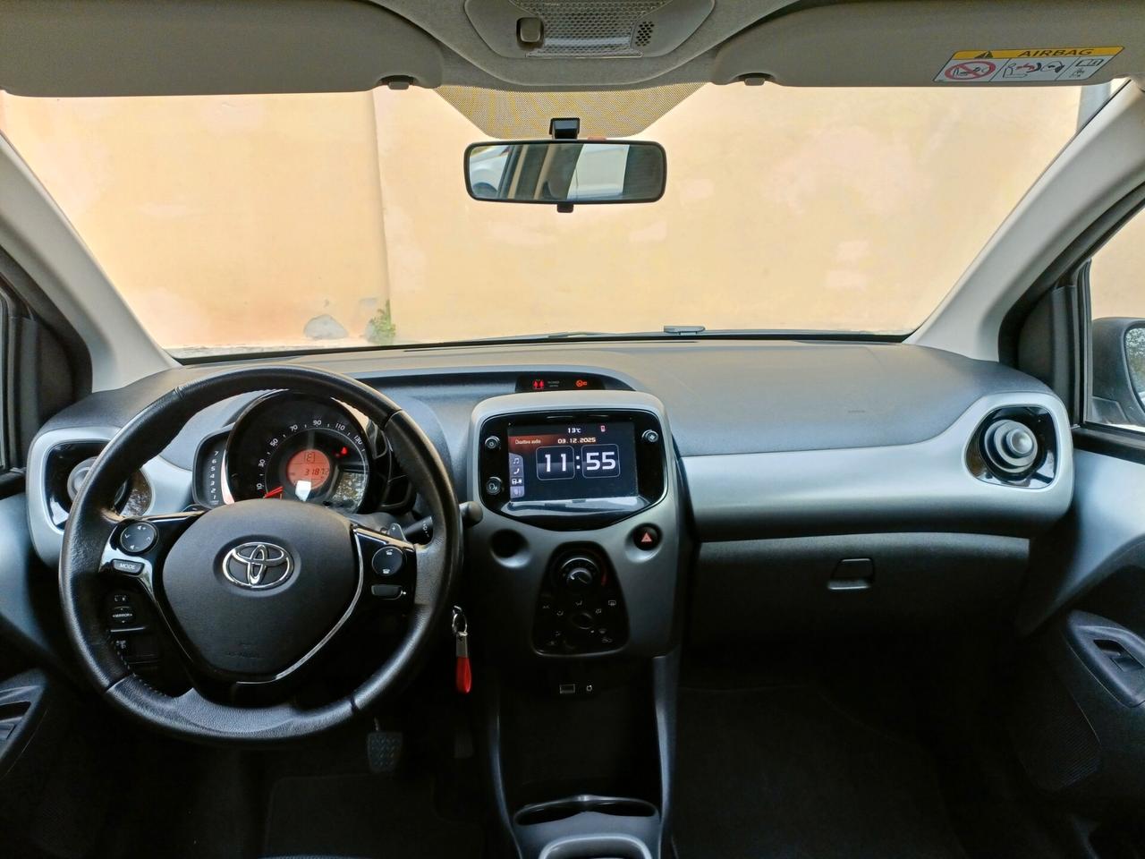 Toyota Aygo Connect 1.0 VVT-i 72 CV 5 porte x-play MMT