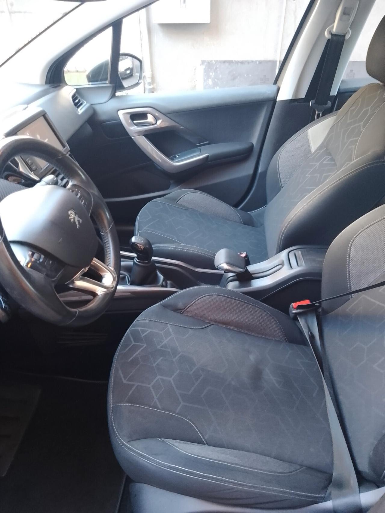 Peugeot 2008 BlueHDi 100 Allure