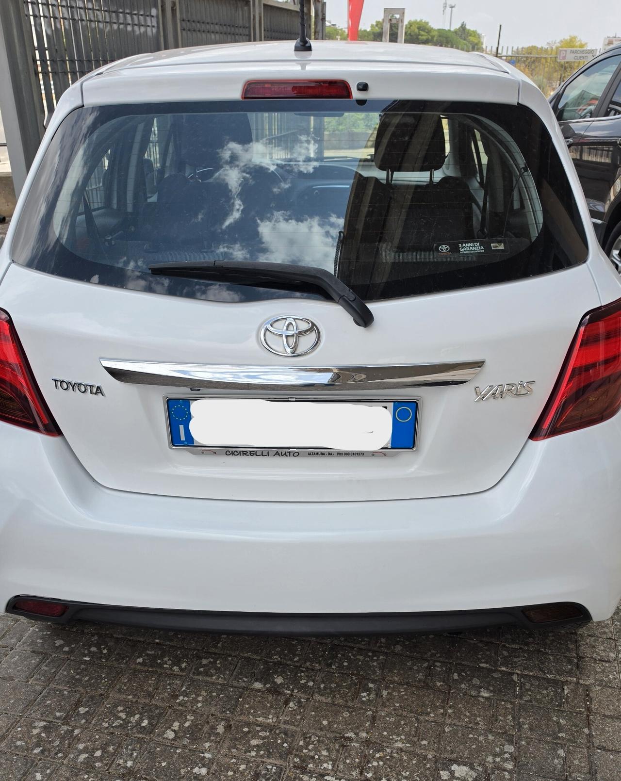 Toyota Yaris 1.0 5 porte Active