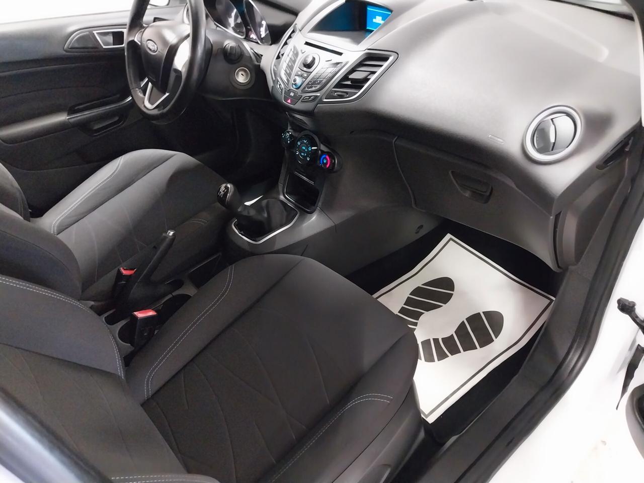 Ford Fiesta 1.5 TDCi 75CV 5 porte Titanium - ok neopatentati