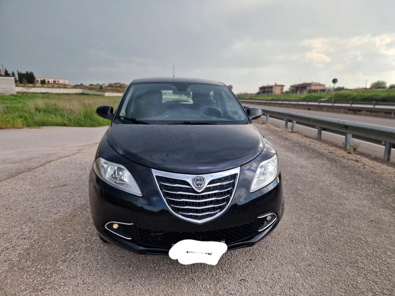 Lancia Ypsilon 0.9 TwinAir 85 CV 5 porte Metano Ecochic Gold