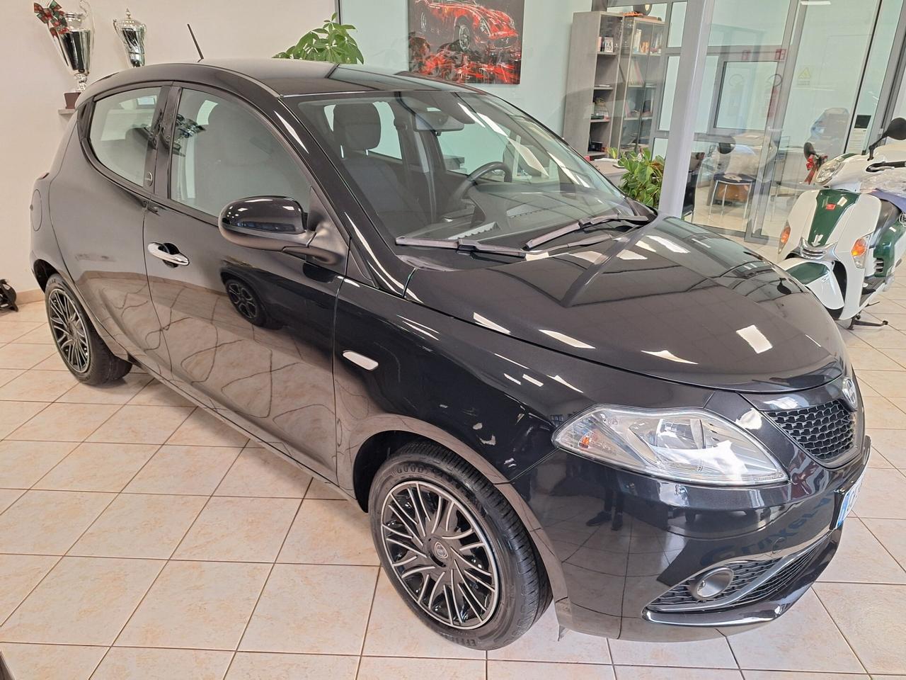 Lancia Ypsilon 1.0 FireFly 5 porte S&S Hybrid Maryne