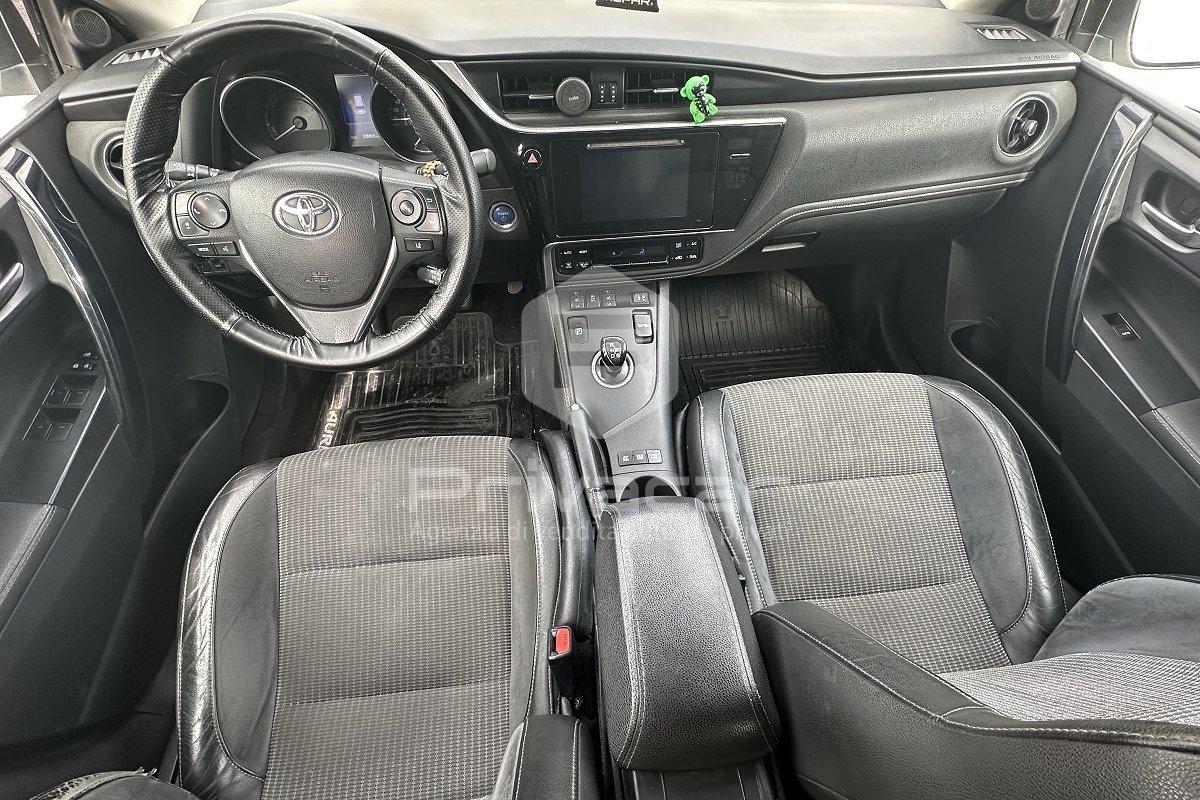 TOYOTA Auris Touring Sports 1.8 Hybrid Lounge