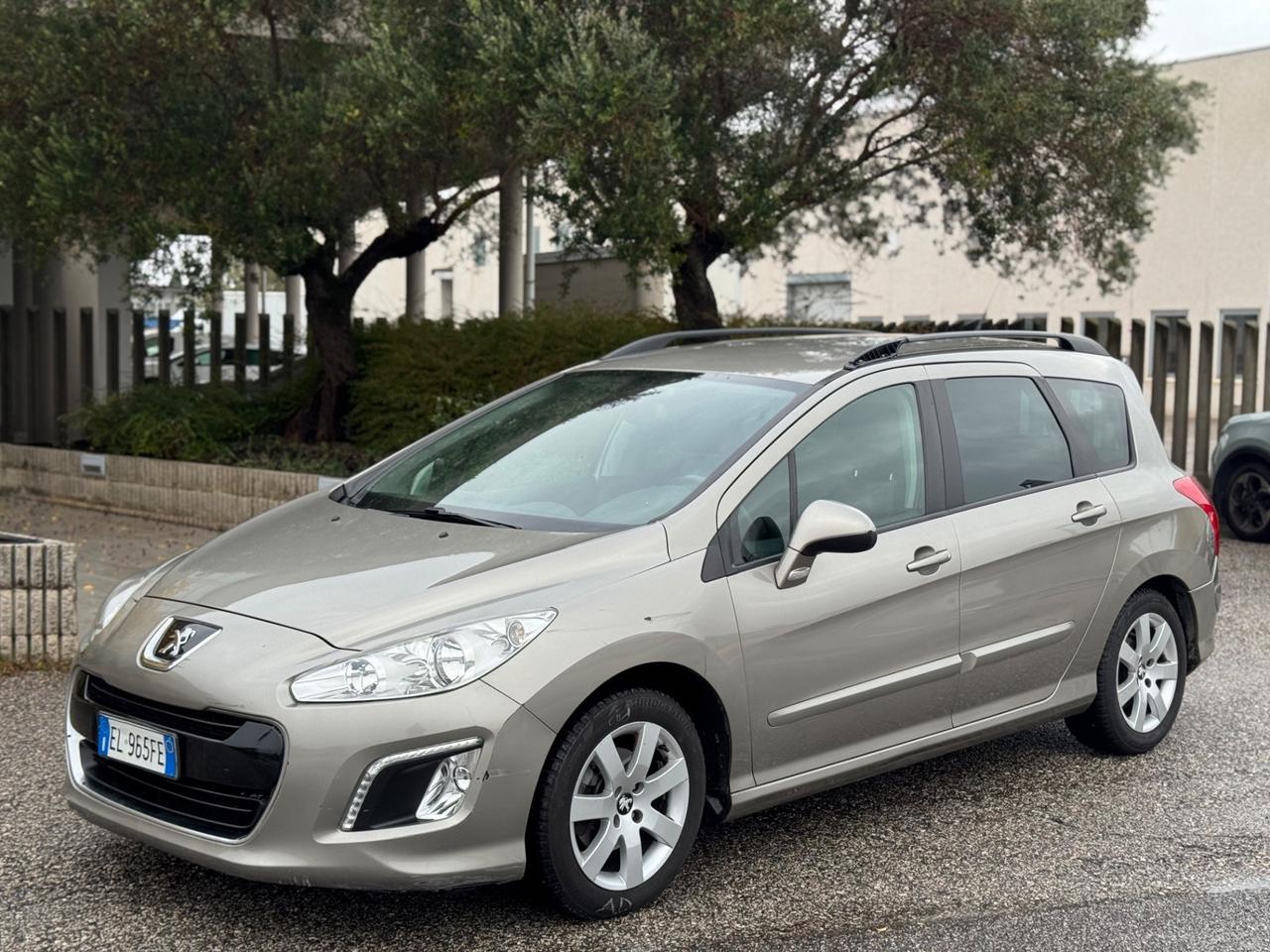 Peugeot 308 1.6 e-HDi 112CV Neopatentati