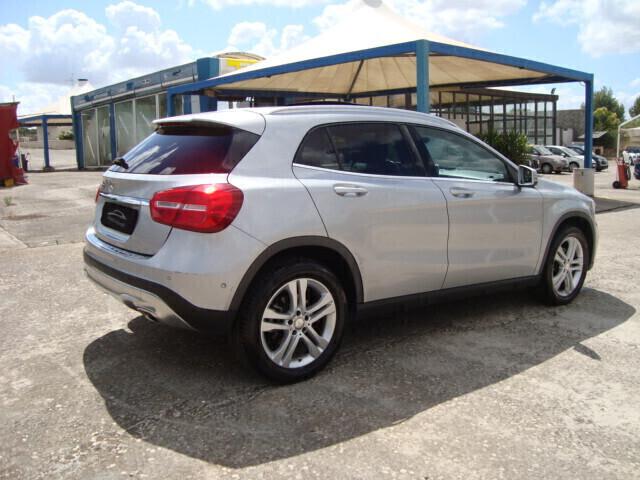 Mercedes- GLA 200d Automatic ''TETTO PANORAMICO''