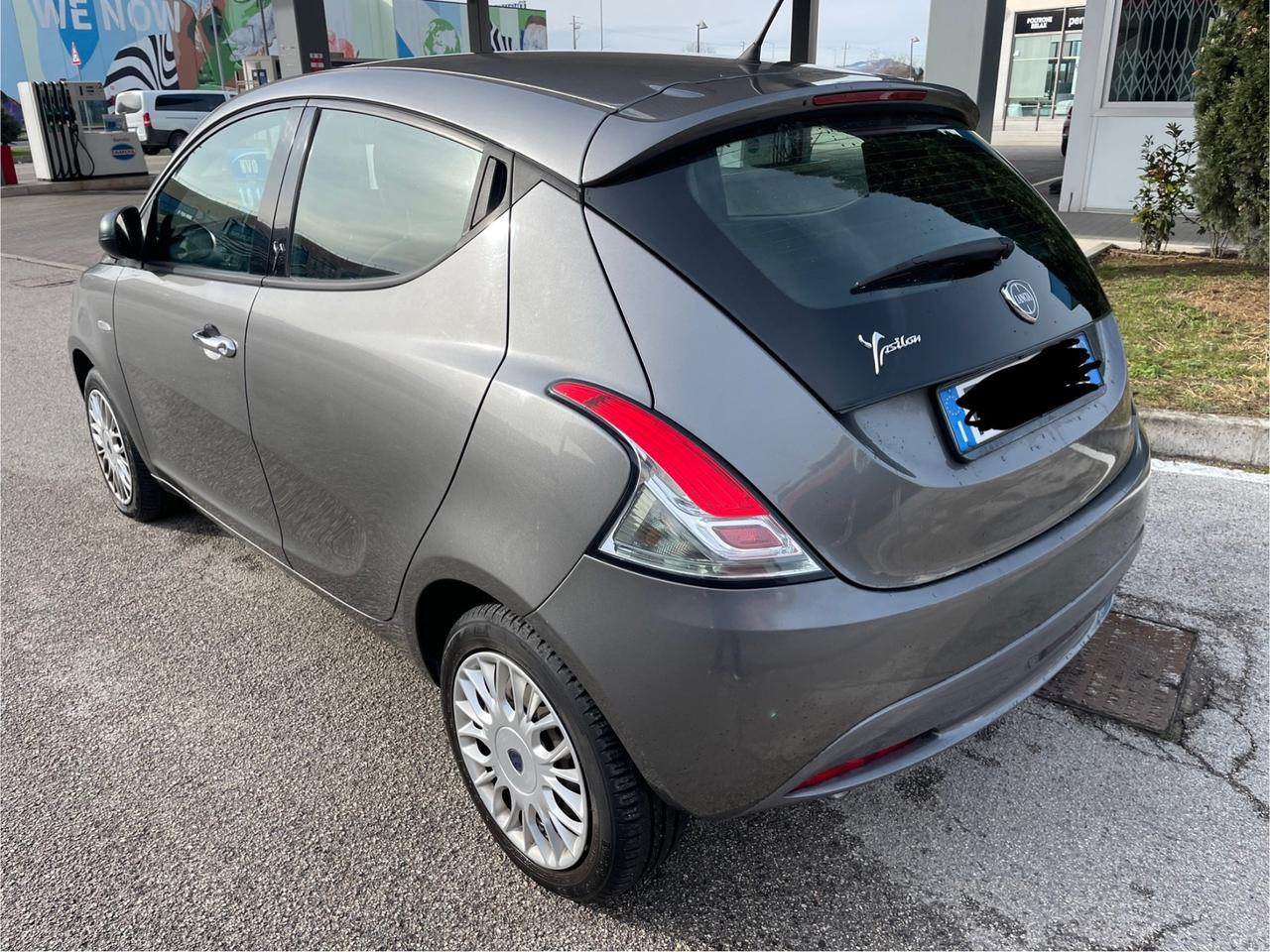 LANCIA YPSILON 10 NEOPATENTATI 1.2 BENZINA40.000 KM ANNO 2016
