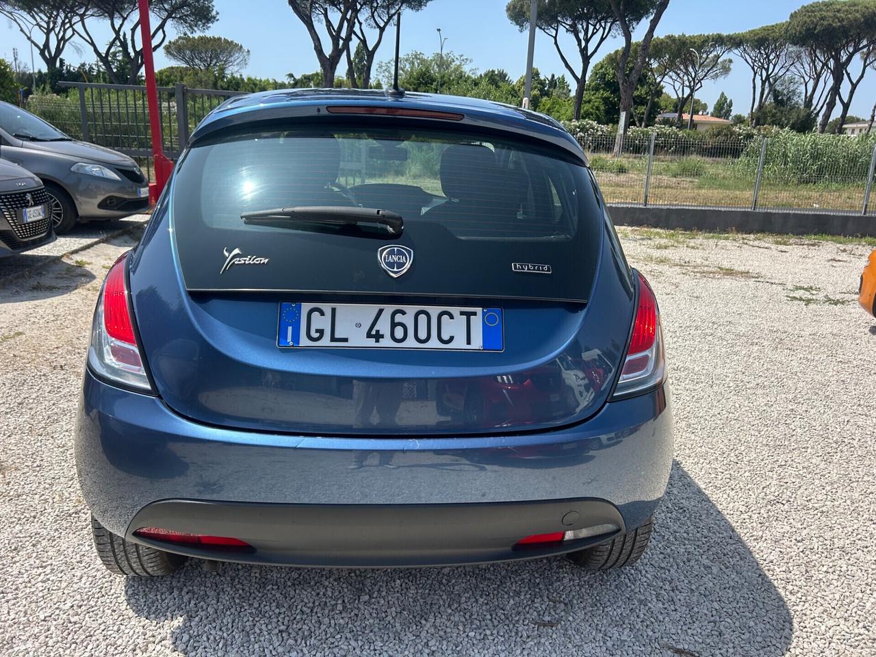 Lancia Ypsilon 1.0 FireFly 5 porte S&S Hybrid Silver