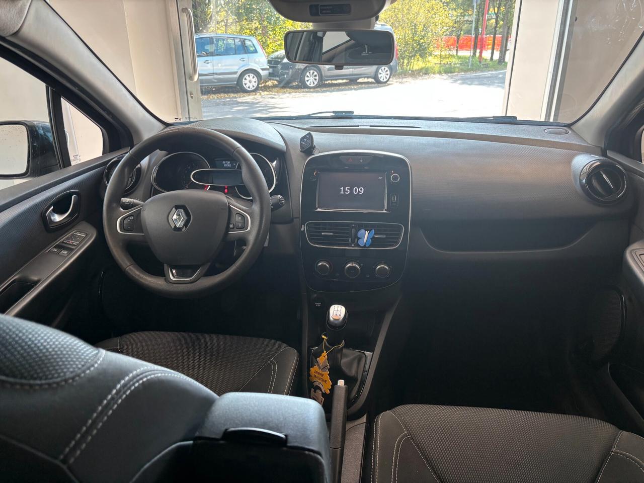 Renault Clio TCe 12V 90 CV 5 porte Moschino Intens