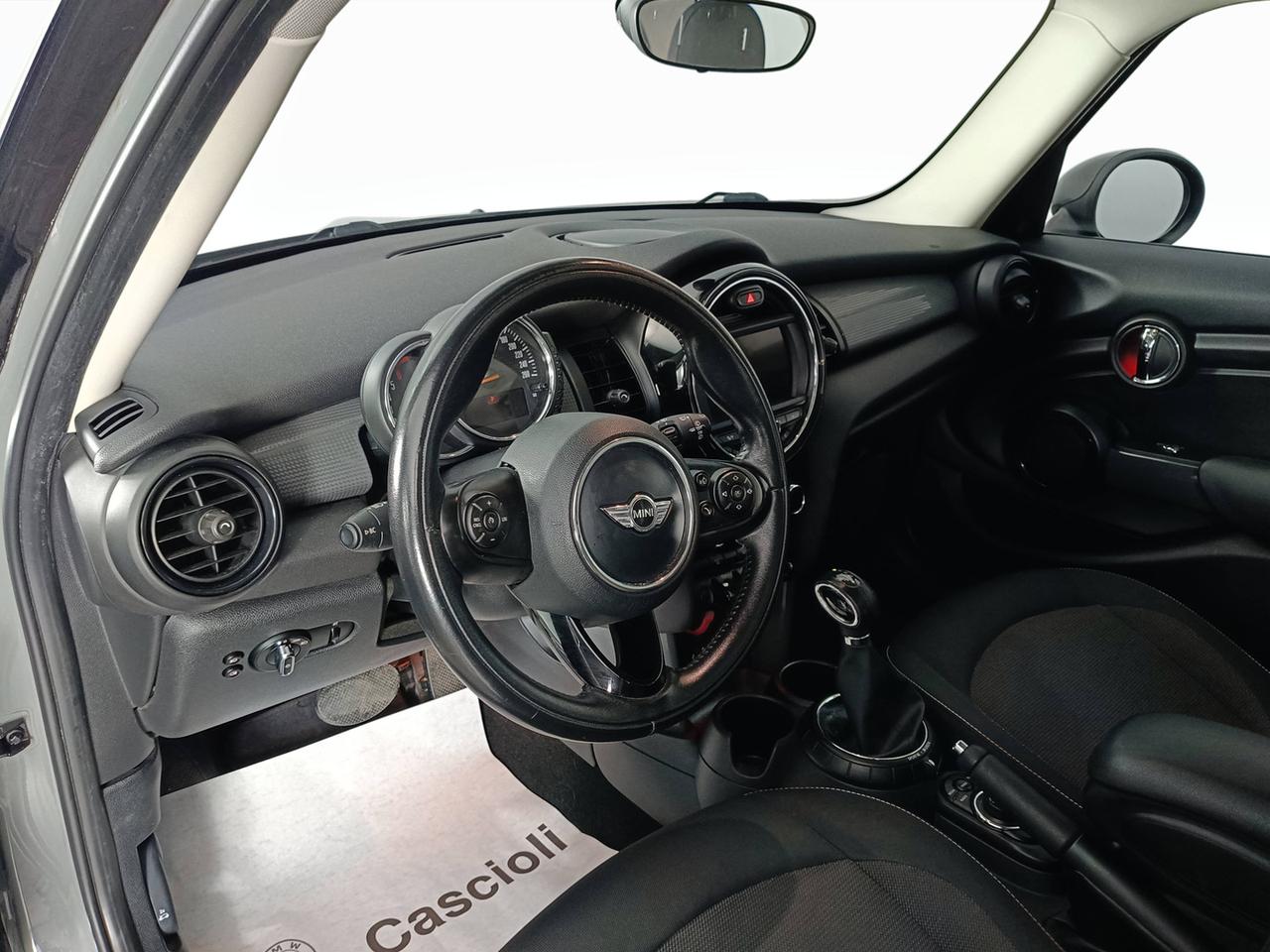 MINI Mini IV F55-F56 2014 - Mini 1.5 Cooper D Business 5p auto