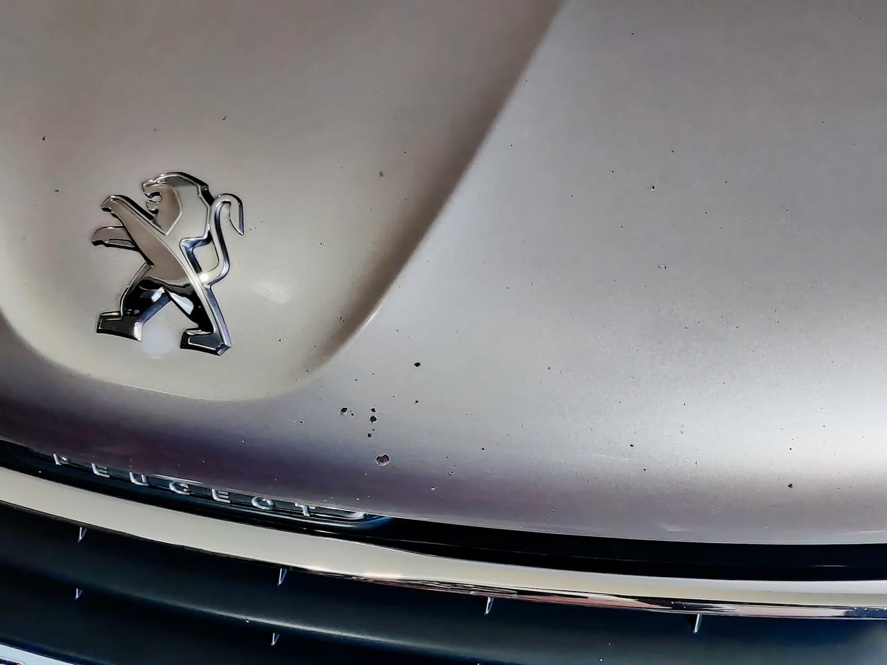 Peugeot 208 1.6 e-HDi 115 CV Stop&Start 3 porte Allure