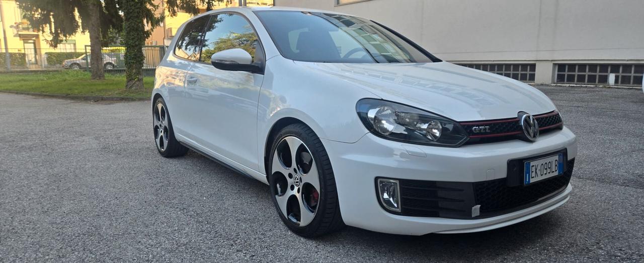 Volkswagen Golf 2.0 TSI 3p. GTI