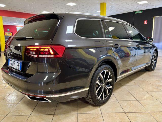 VOLKSWAGEN Passat Variant 2.0 TDI DSG Executive - UNIPRO - SOLO 25.000KM