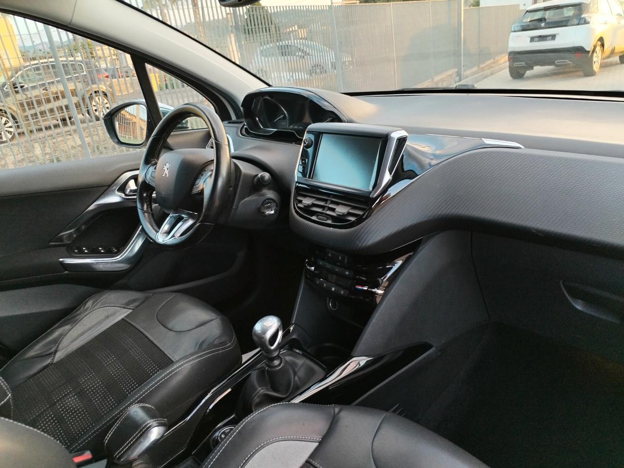 Peugeot 2008 BlueHDi 120 S&S Féline 2015