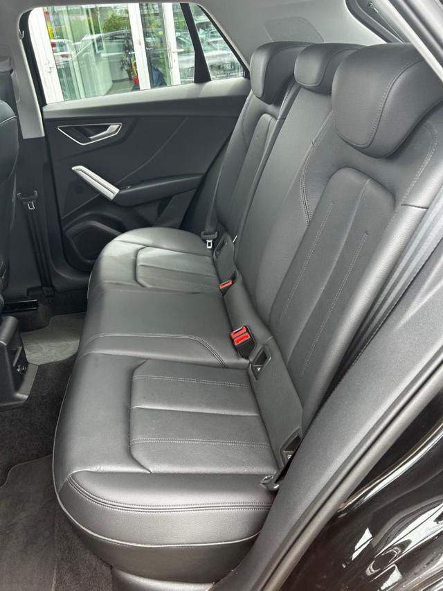 AUDI Q2 35 TFSI Business Advanced