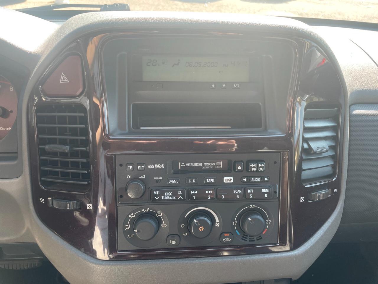 Mitsubishi Pajero III 3.2 16V DI-D 5p. GLX 7p.
