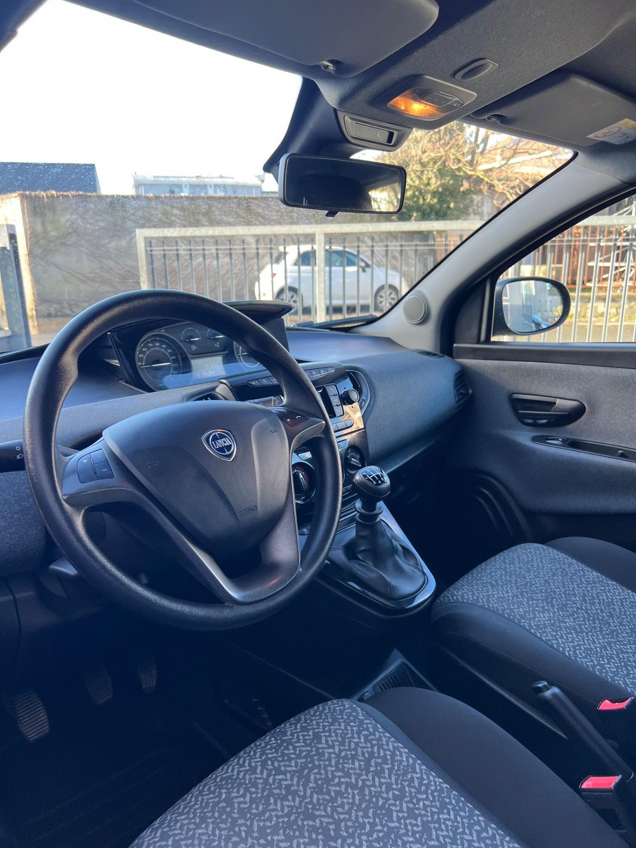 Lancia Ypsilon 1.0 FireFly 5 porte S&S Hybrid Silver Plus PREZZO REALE