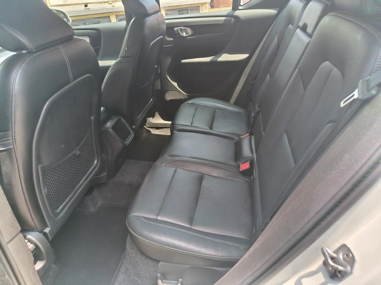 Volvo XC40 D4 AWD Geartronic Business