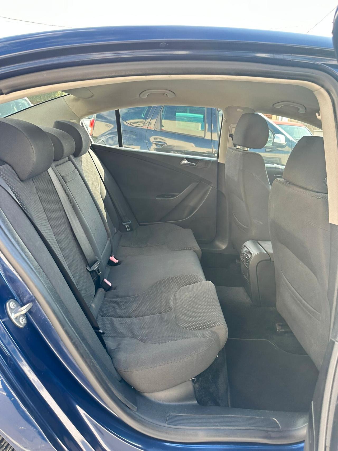 Volkswagen Passat 2.0 TDI/130 CV cat Var. C.line