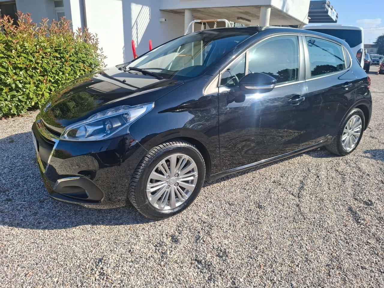 Peugeot 208 PureTech 82 5p. GPL Active