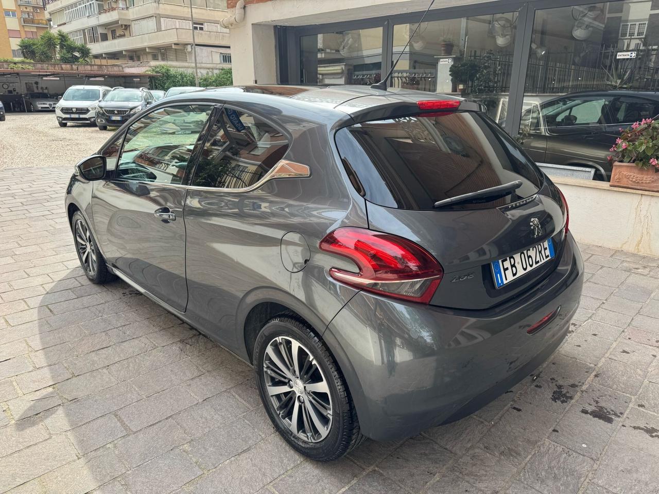 PEUGEOT 208 PureTech 82 3 porte Allure