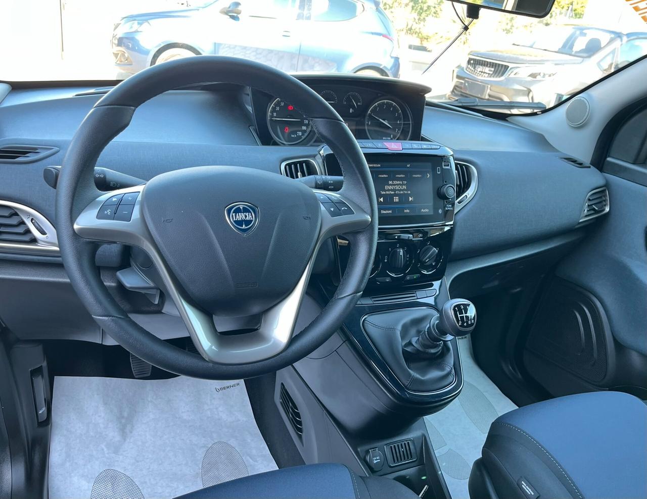 Lancia Ypsilon 1.0 FireFly 5 porte S&S Hybrid Gold