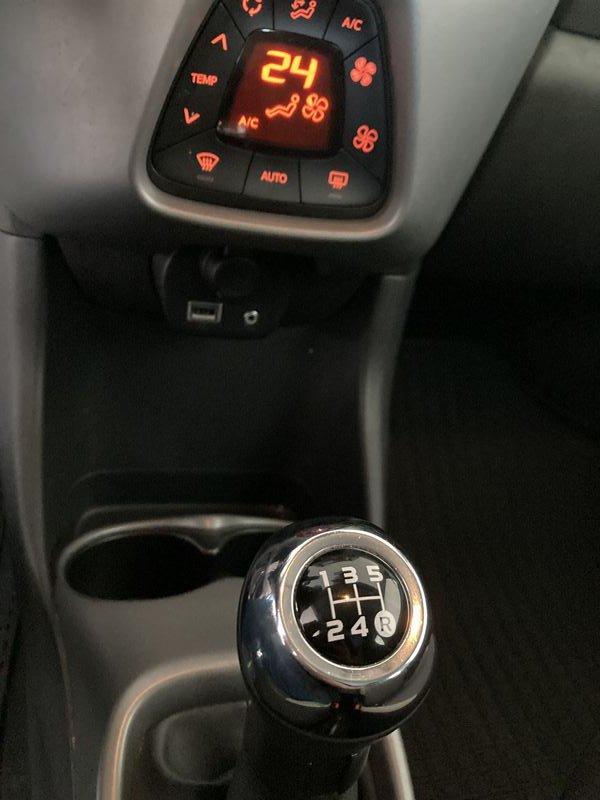 Toyota Aygo Connect 1.0 VVT-i 72 CV 5 porte x-fun