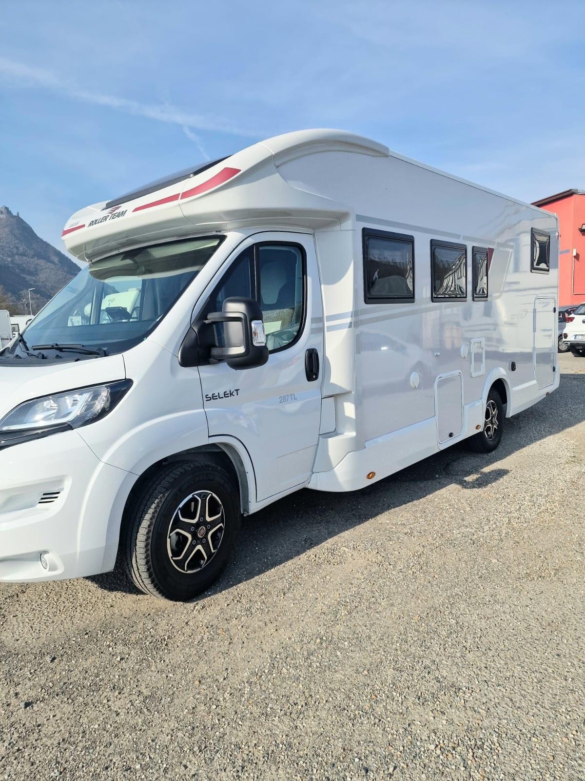 Roller Team semi integrale del 2025 in saldo 700