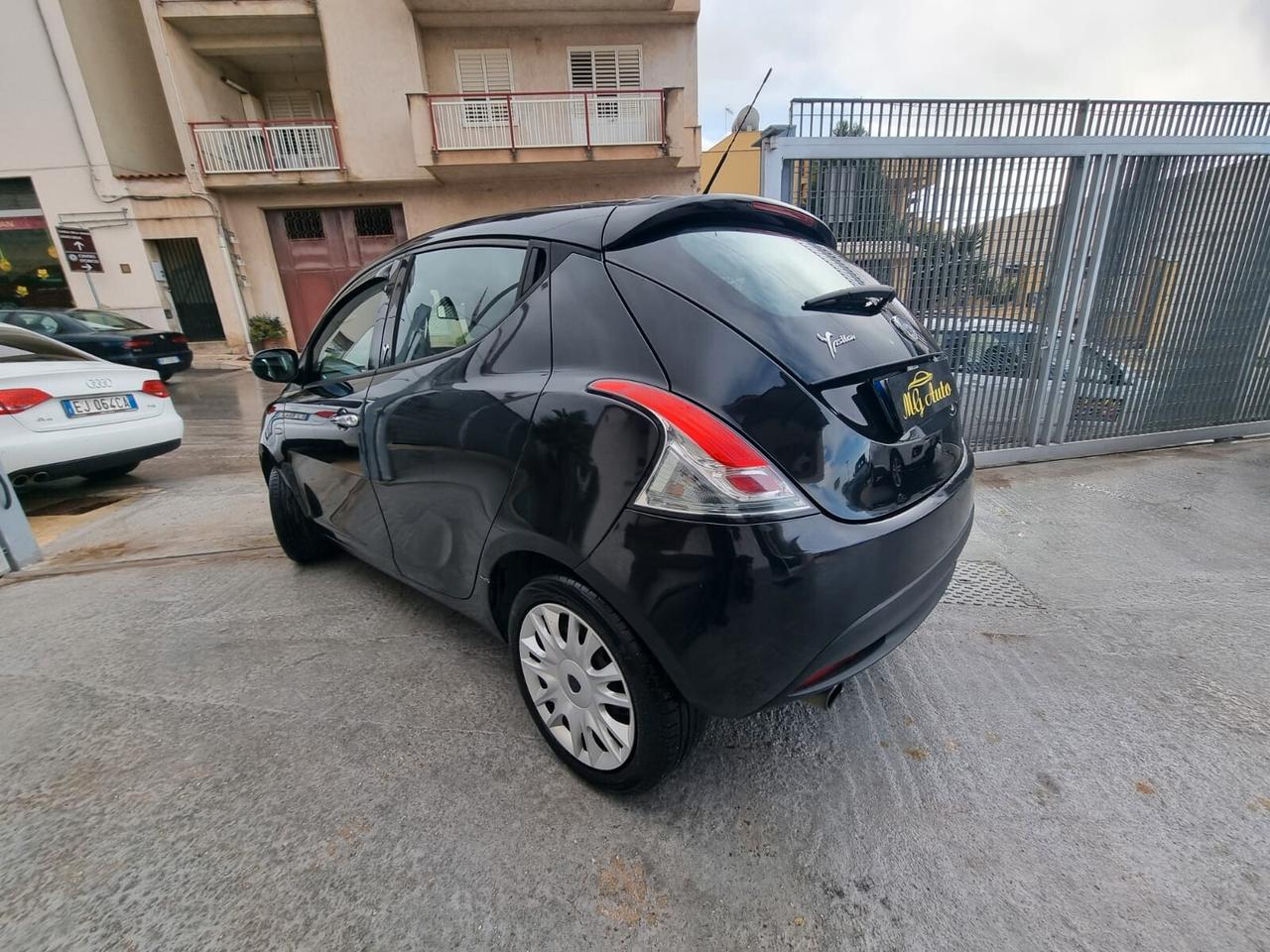 Lancia Ypsilon 1.2 69 CV 5 porte