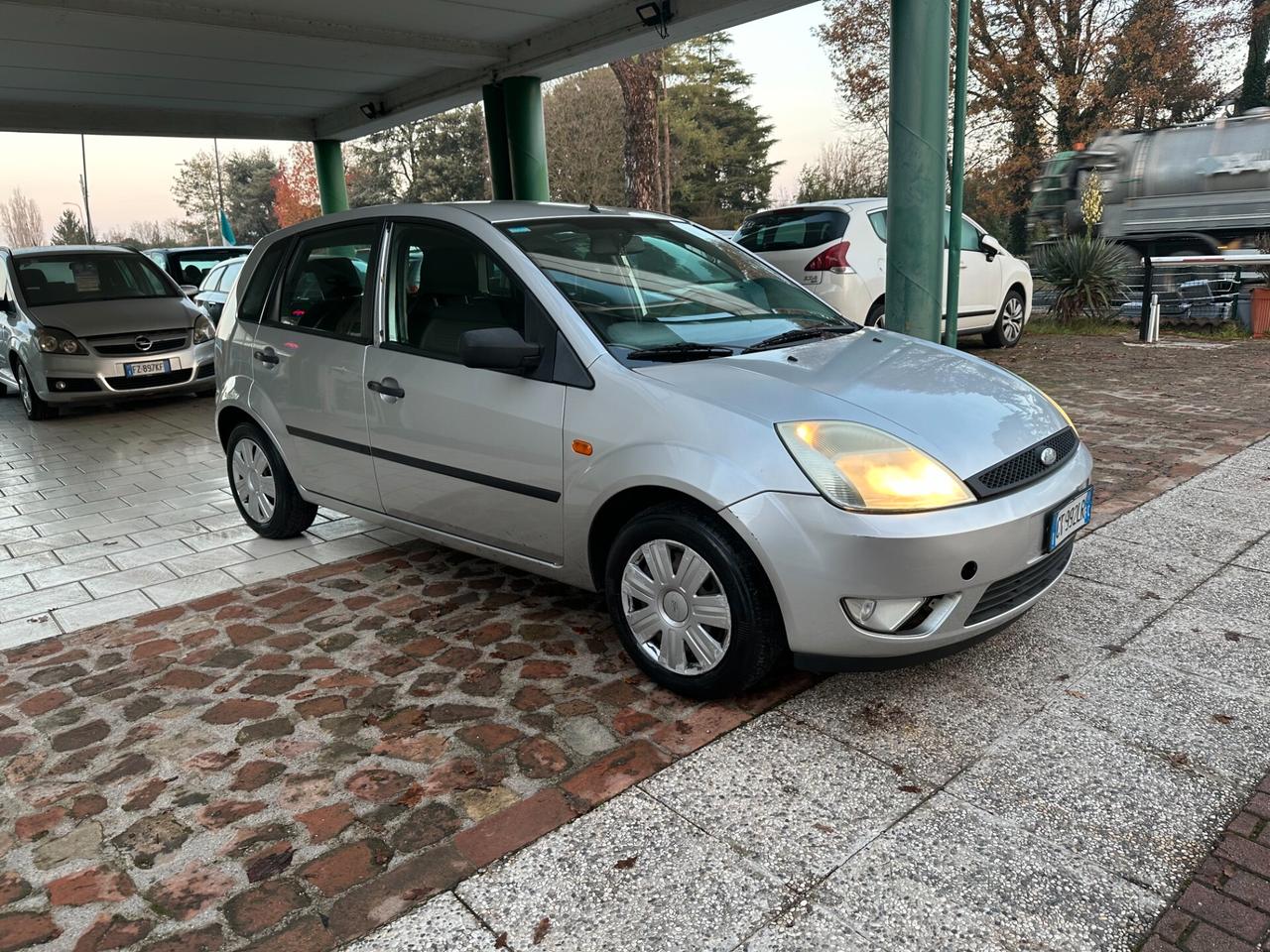 Ford Fiesta 1.4 TDCi NEOPATENTATI (12 RATE)