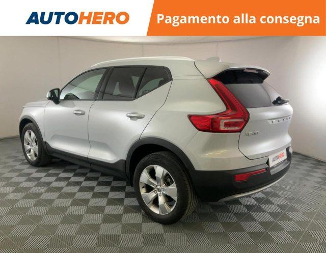 VOLVO XC40 T2 Momentum Pro