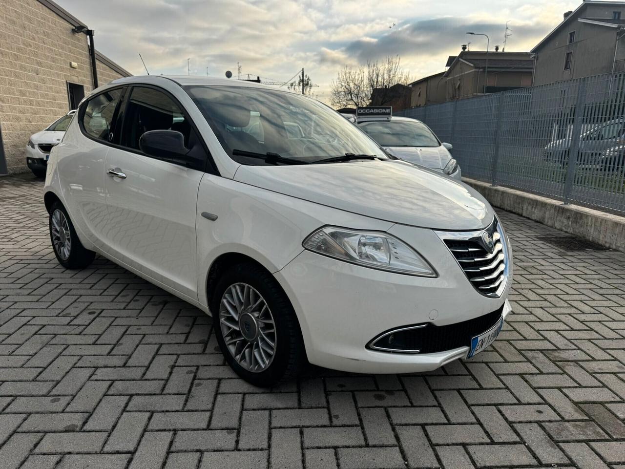 Lancia Ypsilon 1.2 69 CV 5 porte GPL Ecochic Gold