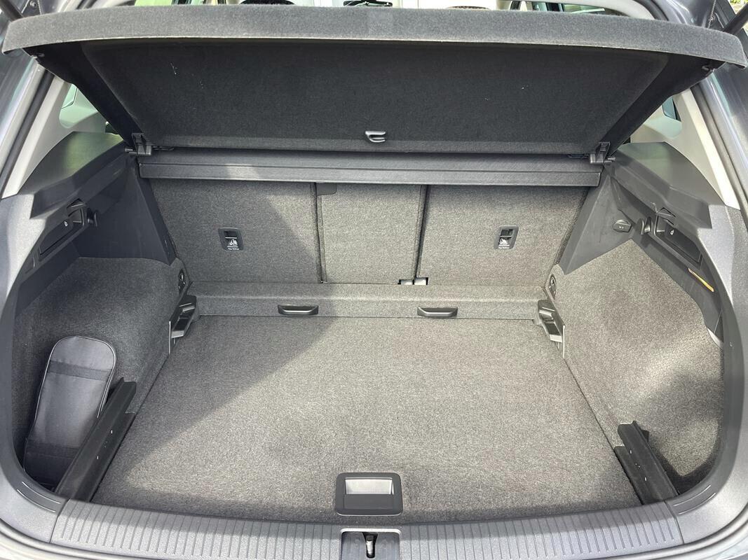 Volkswagen Tiguan 1.6 TDI R Line Sport "Cerchi 19 - Fari Full Led Stop a Quadro digitale"