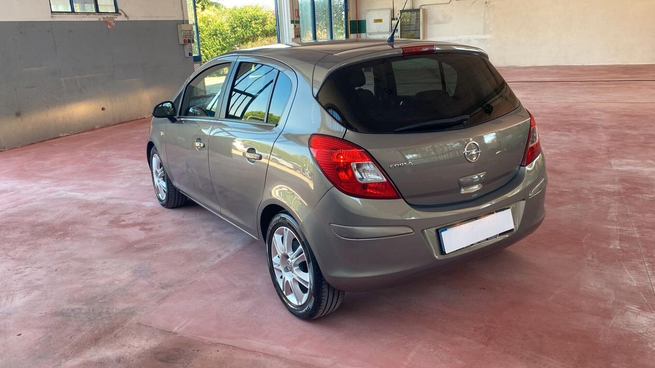 Opel Corsa 1.2 85CV 5 porte GPL-TECH Edition
