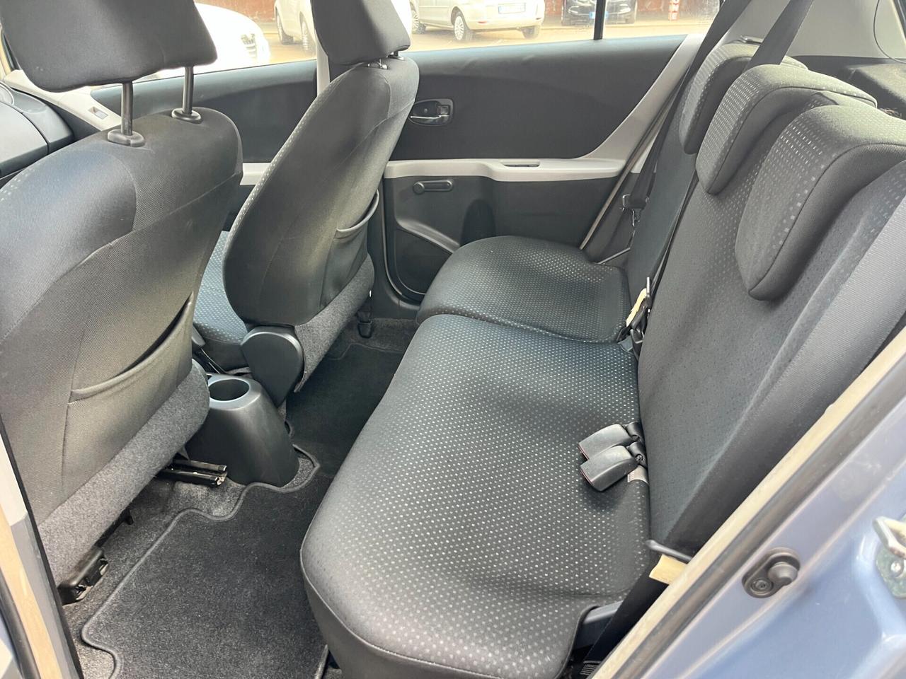 Toyota Yaris 1.0 5 porte Sol