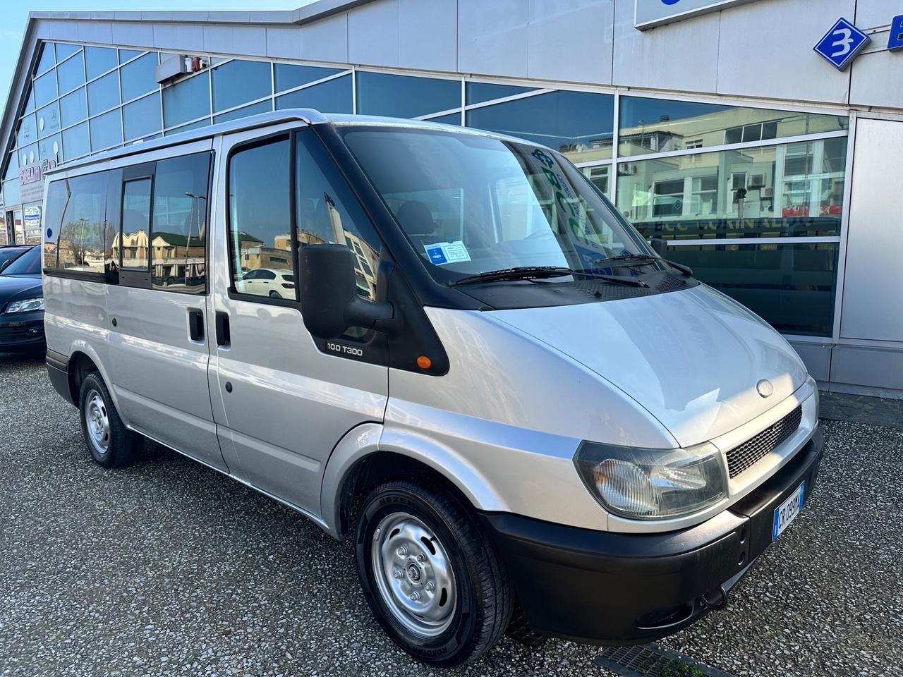 Ford Transit 9 posti t300 2.0 TD/100 74kw 101cv neopatentati