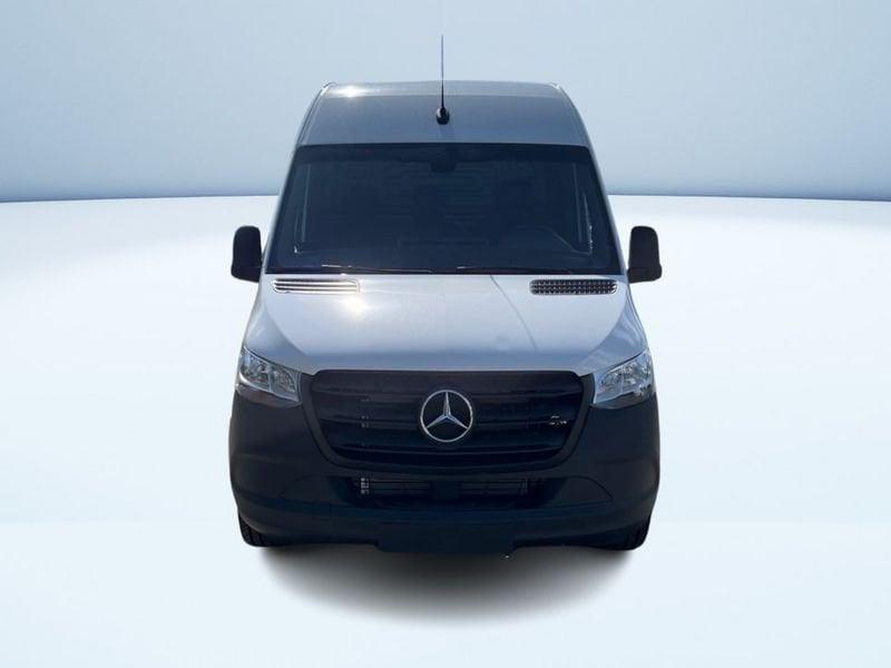 Mercedes-Benz Sprinter 211 CDI F 39/30