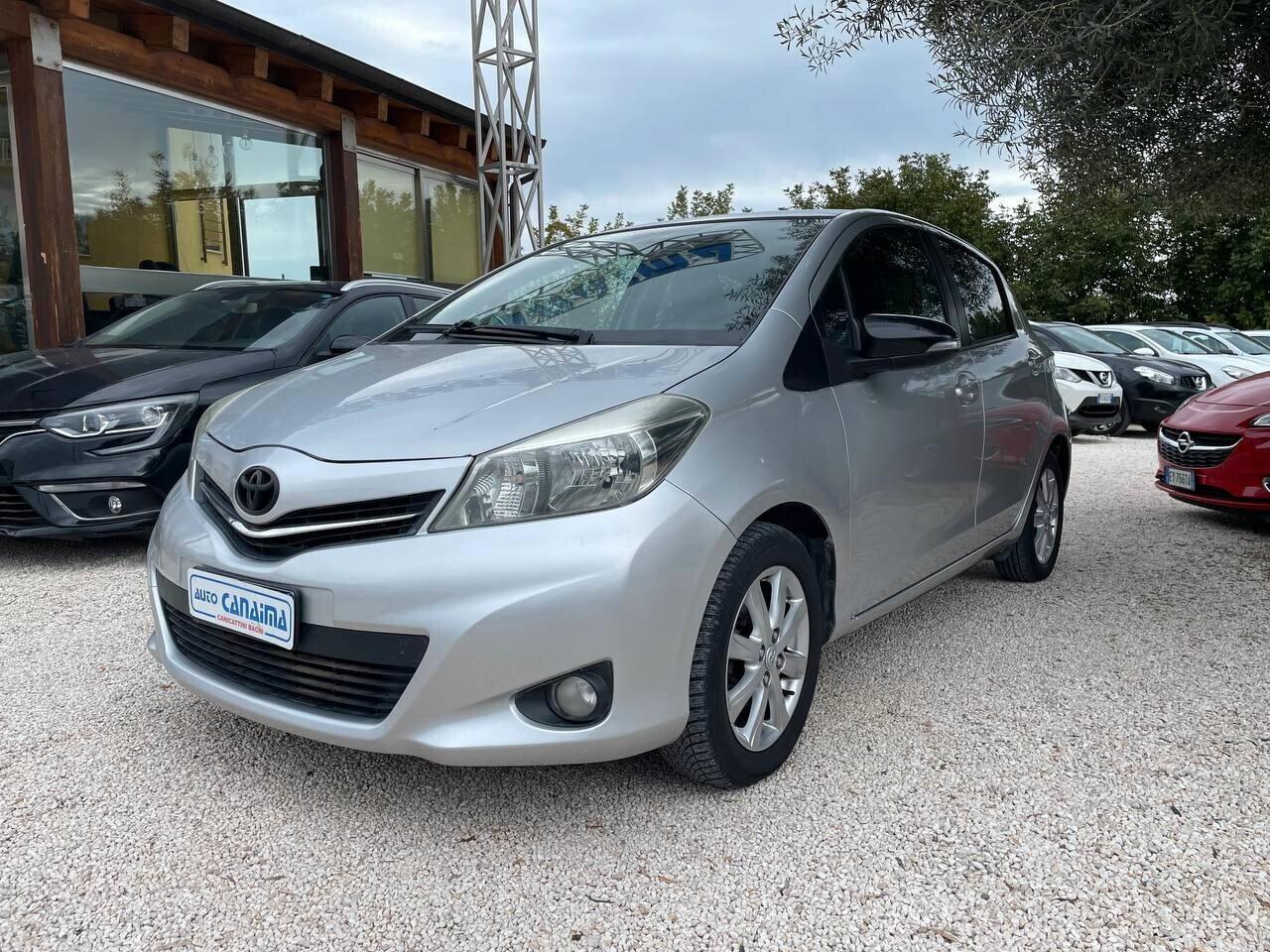 TOYOTA YARIS 1.3 B - 2012