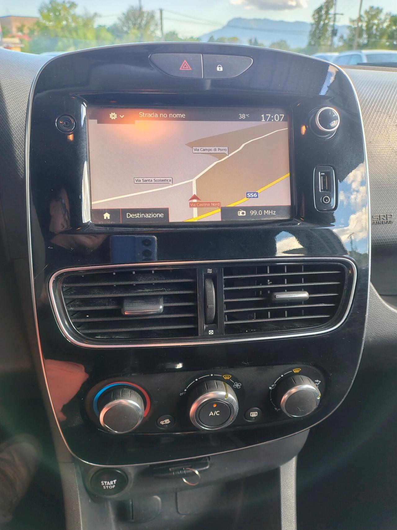 Renault Clio dCi 8V 75CV AUTOCARRO