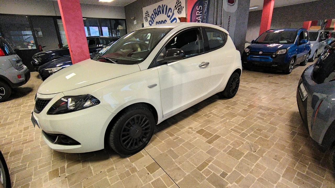 Lancia Ypsilon 1.0 FireFly 5 porte S&S Hybrid Ecochic A. Ferretti