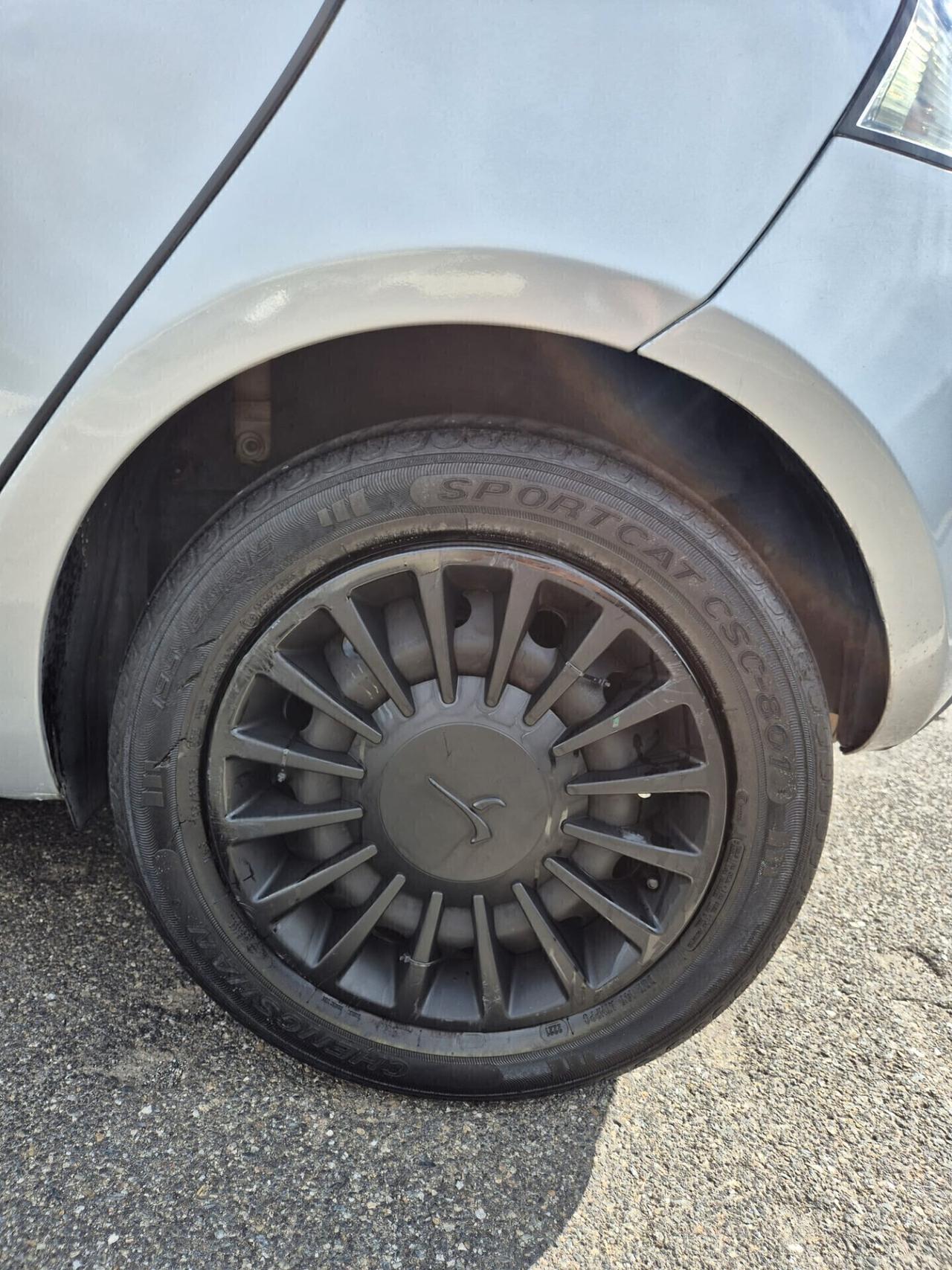 Lancia Ypsilon 1.2 69 CV 5 porte Platinum