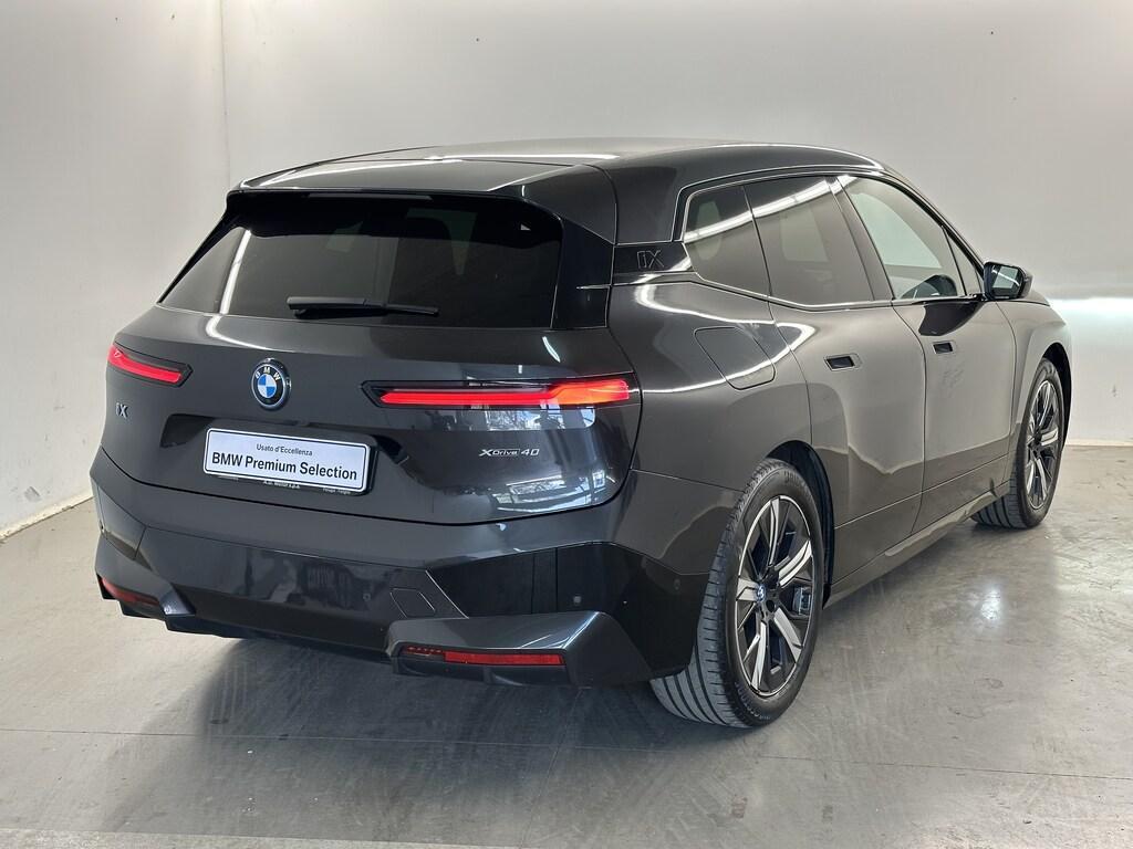 BMW iX 40 pacchetto sportivo xDrive